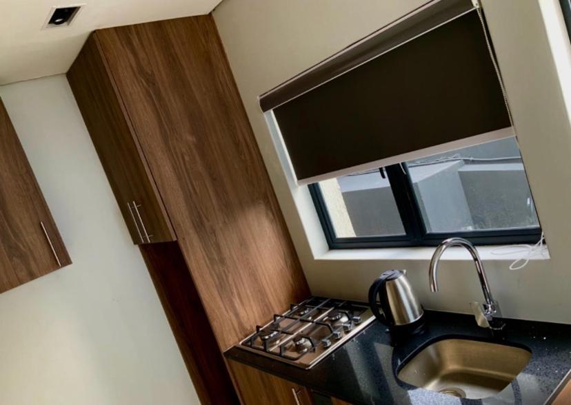 Lovely 1 Bedroom Apartment Кейптаун Екстериор снимка