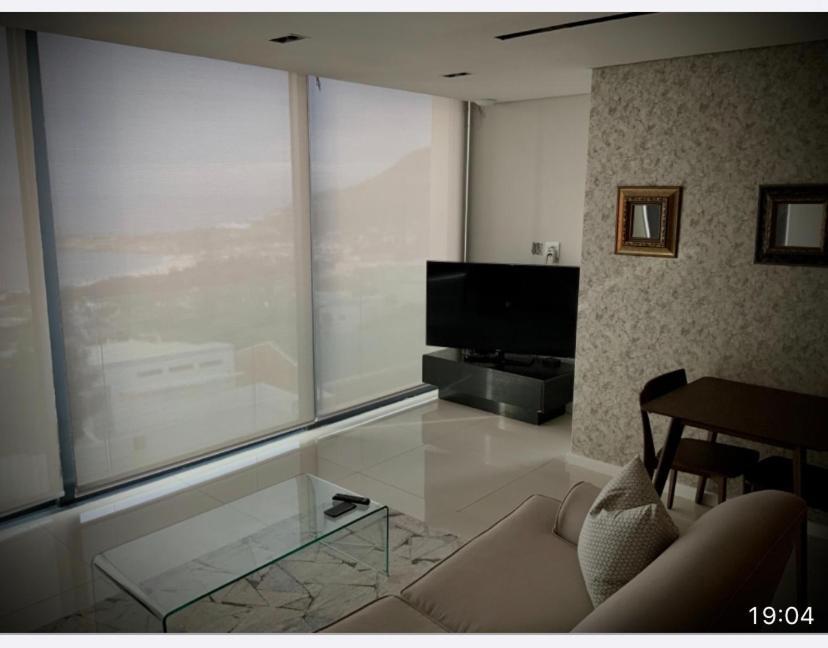 Lovely 1 Bedroom Apartment Кейптаун Екстериор снимка